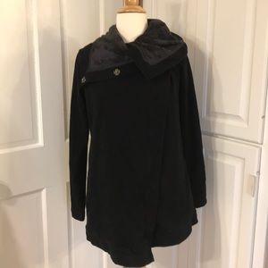 Lululemon Athletica wrap.